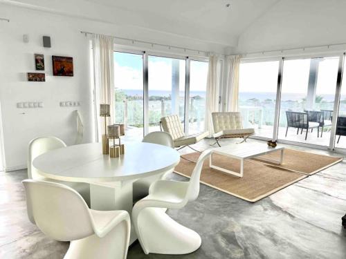 Heerlijk appartement met zeezicht en privezwembad