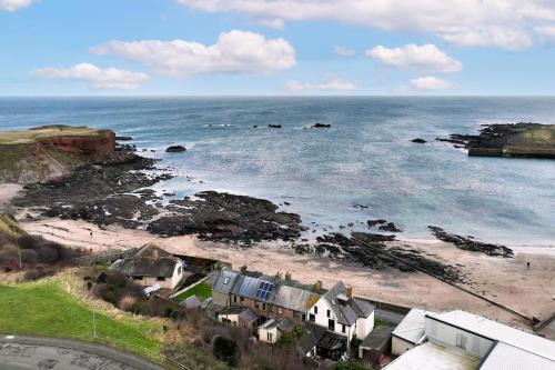 Beach front retreat with stunning views!