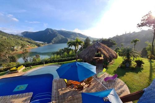 Casa en Lago Calima Cartuja Holguin