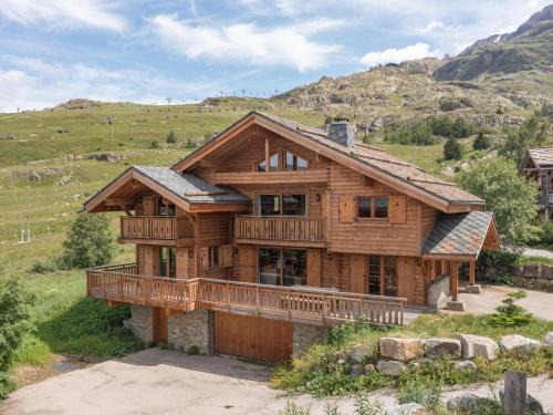 Grand chalet 178m² au pied des pistes avec hammam et salle de jeux - FR-1-645-74