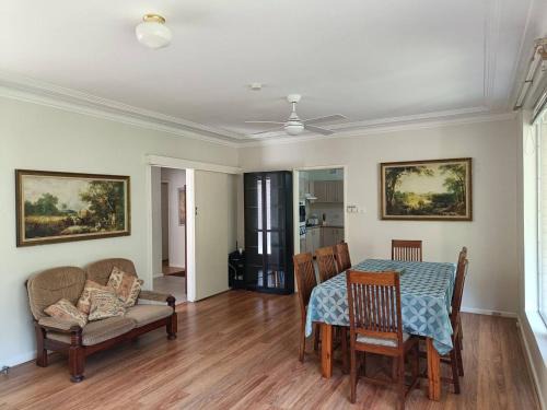 Large, Spacious and Comfortable House in Beecroft