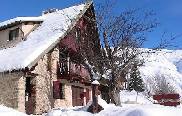Chateauneuf-Val-Saint-Donat Villa | Magnifique appartement dans chalet