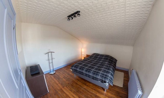 Aubrives Maison | Chambre douillette au calme