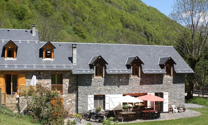 Saint-Aventin Maison | Stone built Mountain Lodge