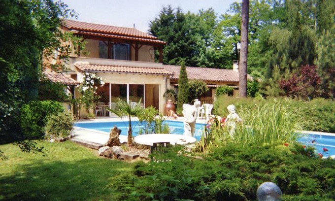 Lamonzie-Montastruc Maison | Holiday Home in Lamonzie-Montastruc with Garden