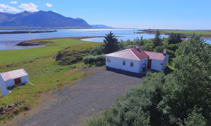 Borgarnes Cabine | Cottage at the Beautiful Oceanside - Thursstadir