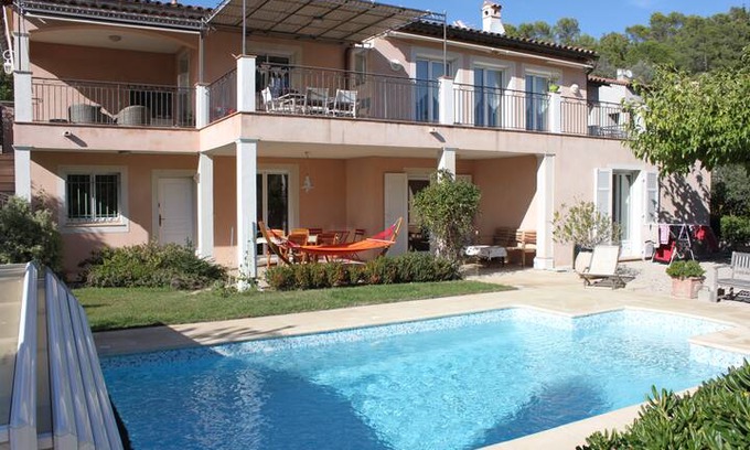 Valbonne Cabine | 3p, 6 pers., dans villa avec piscine à Valbonne