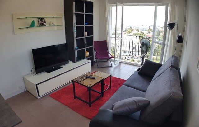 Fabron Appartement | Spacious Studio in beautiful park with sea view