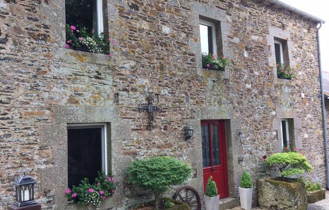 Plussulien Maison | Authentic French farmhouse near Lac du Guerlédan