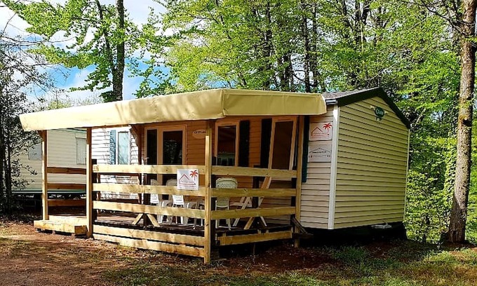 Champs-Romain Villa | Chalet in Dordogne op camping Le Verdoyer