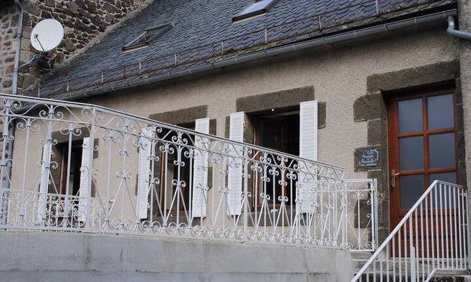 Le Claux Maison | Petite maison agréable, au calme...
