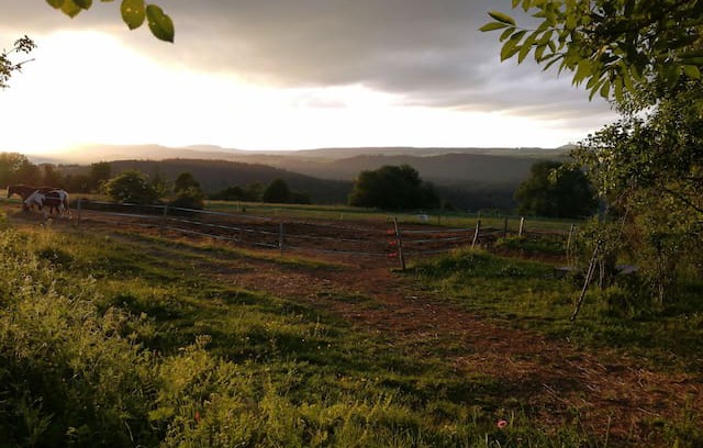 Saint-Victor-la-Riviere Autre | Dormez au milieu des chevaux