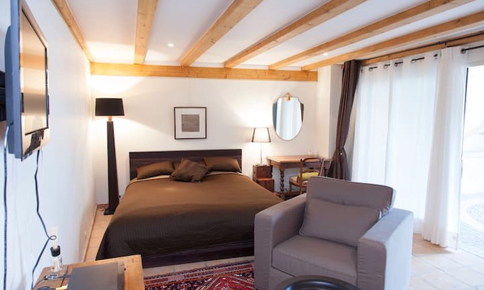 Messery Appartement | Luxury Hotel Suite / Apartment