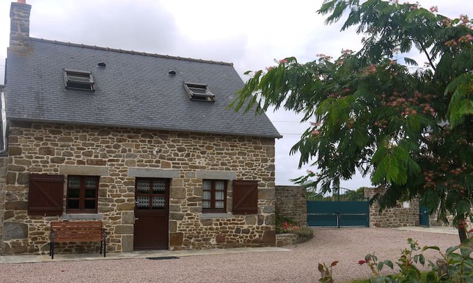 Baguer-Morvan Maison | Gîte 'Les Sageais' 4 personnes