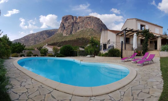 Afa Villa | Villa 6 personnes climatisée avec grande piscine