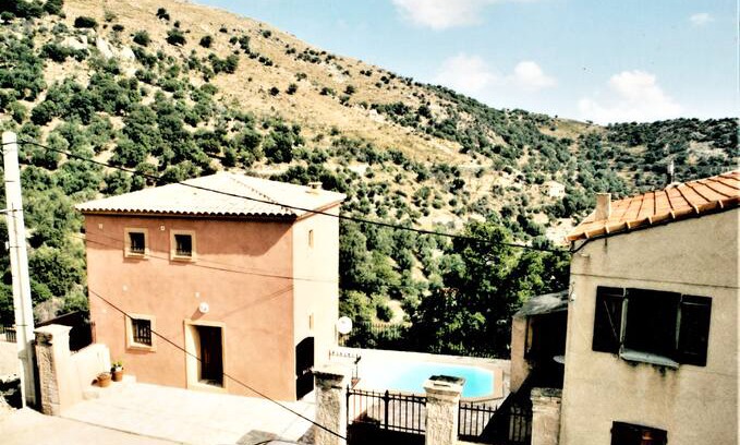 Avapessa Maison | Gite de Charme pour 8 p, piscine, 12km de la mer