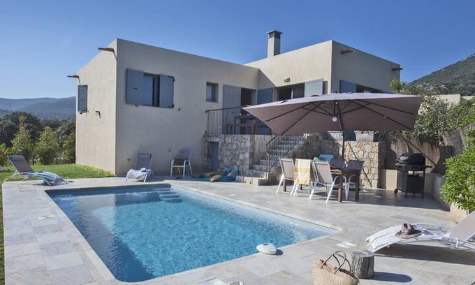 Palasca Villa | Casa Sicreta, villa climatisée avec piscine,Lozari
