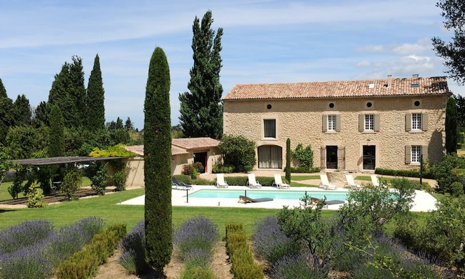 Robion Maison | Le Mas Molière, charming house facing the Luberon