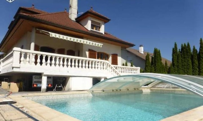 Meythet Maison | Maison SUBLIME avec piscine privée à 4km d'Annecy.