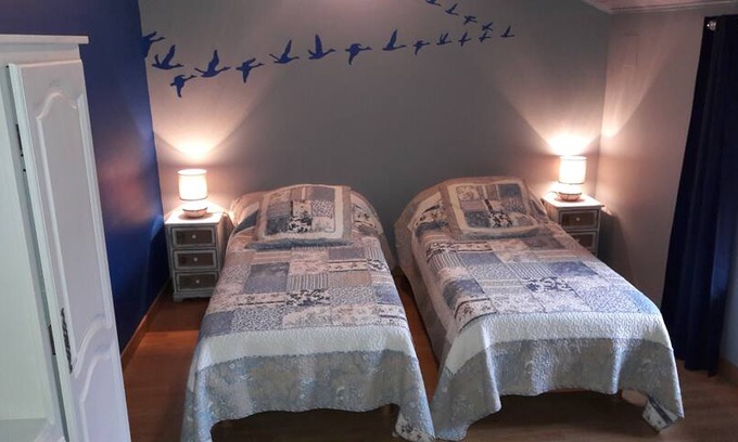 Puyguilhem Lit Et Petit-Déjeuner | Chambre d'hôtes Bleue "Le Garry"