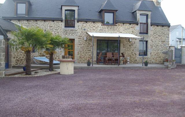 Pluduno Maison | Belle longère en pierre plein sud.