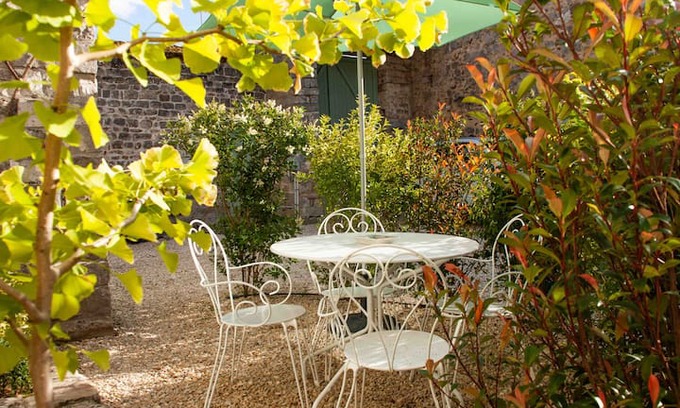 Arbonne-la-Foret Maison | Gîte Isatis "Côté Cour"/Village lisière de forêt