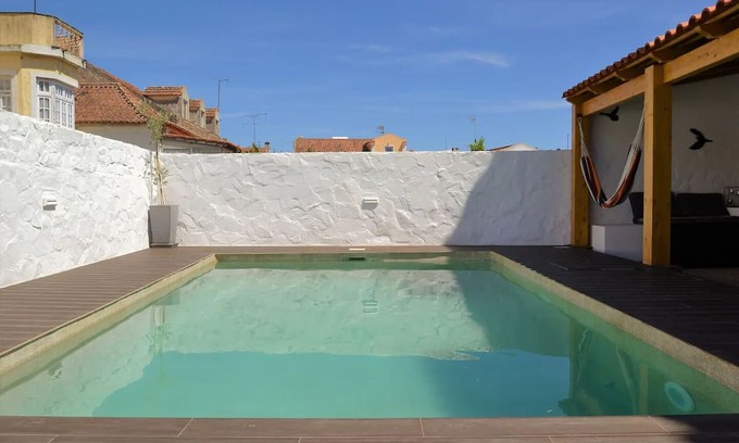 Cercal Appartement | Apartment with pool in town center
