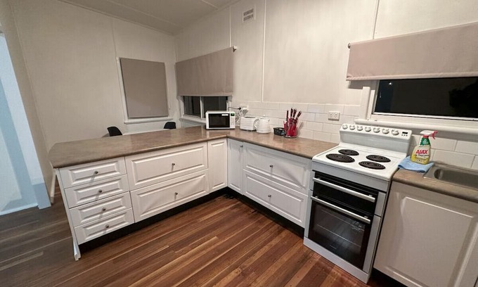Grafton Appartement | Private 1 Bedroom Apartment with Fenced Yard