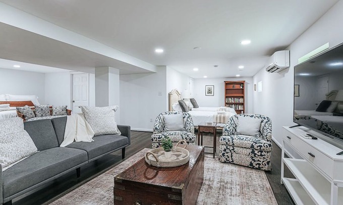 Jefferson Park Avenue Appartement | Cavalier Cocoon: Studio + Walk to uva Grounds