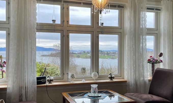 Kvinnherad Maison | 6 person holiday home in Sæbøvik