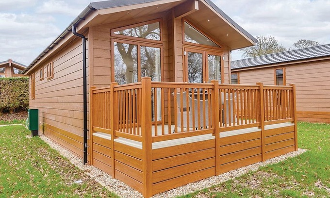 Holton Heath Cabine | 1 bedroom accommodation in Holton Heath