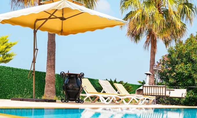 Catalkoy Autre | Luxury Villa w Pool, Garden Near Beach in Kyrenia