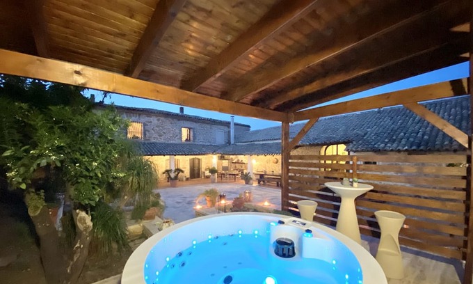 Alcamo Villa | Villa 'Baglio Giganti' with Private Terrace, Wi-Fi and Air Conditioning