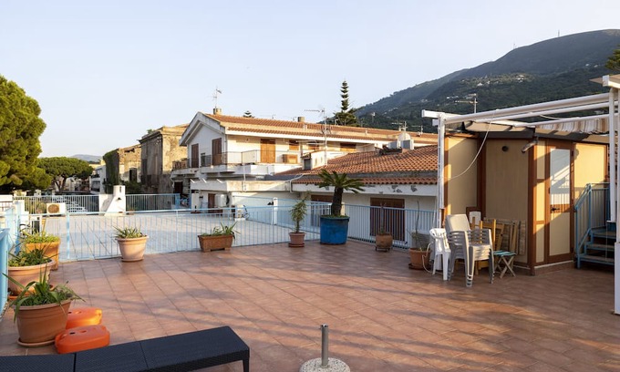 San Giorgio Maison | Holiday Home 'La Terrazza' with Sea View, Private Terrace and Air Conditioning