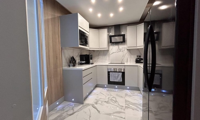 Limerick City Centre Appartement | Get teleported to this magic world in one click !