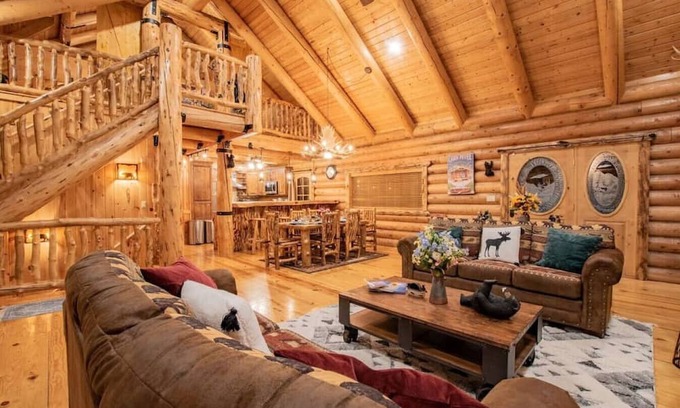 Highland Cabine | The Moose & Bear Cabin at Timpanogos