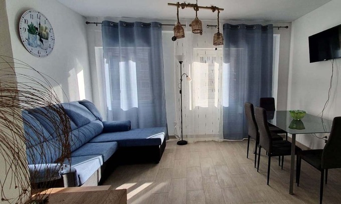 Pla del Bon Repos Appartement | Bright and clean apartment, Alicante, Manila square (beach is 15min walk)