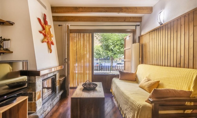 Esterri D'Aneu Appartement | Apartment 'Suites Spain Playa - Vaqueira' with Wi-Fi and Air Conditioning