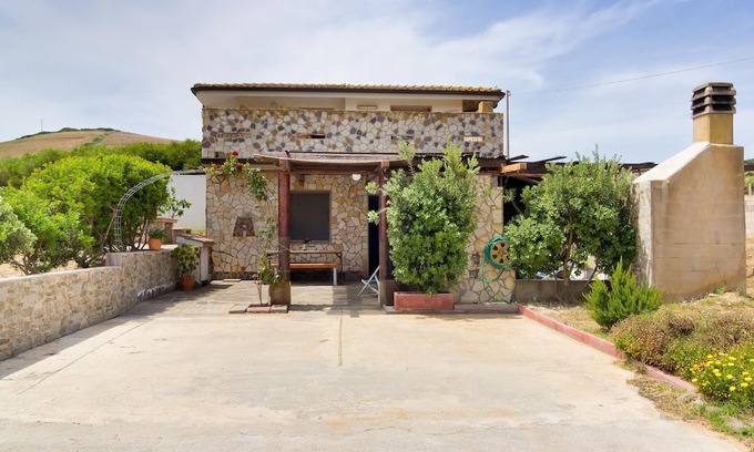 Gonnesa Appartement | Apartment "Appartamento Nuraghe" with A/C, Wi-Fi, Garden, Terrace