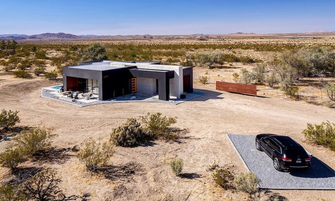 Panorama Heights Maison | Sundial by Fieldtrip | Modern Luxury with Hot Tub & Mountain Views