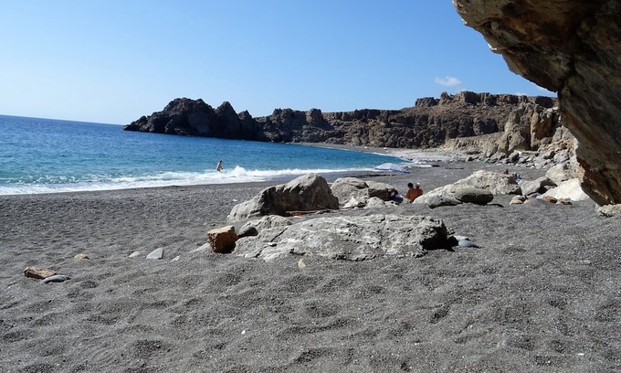 Faistos Maison | Original, Cretan stone house with a view of the enchanting garden