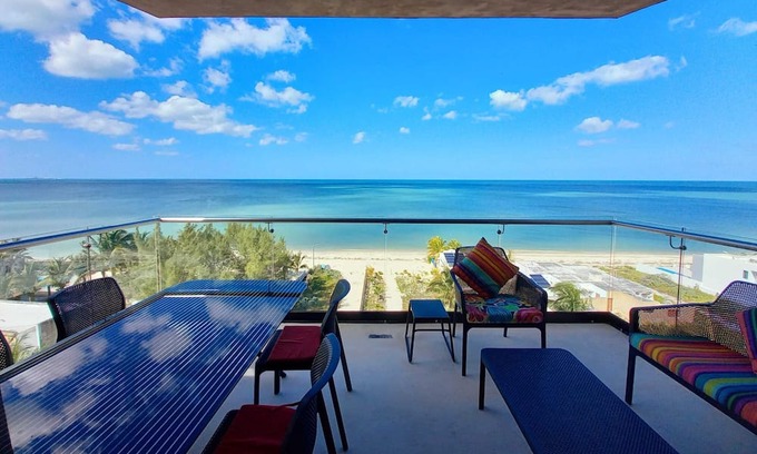 Chicxulub Puerto Appartement | Ocean views from all rooms of this Beachfront unit