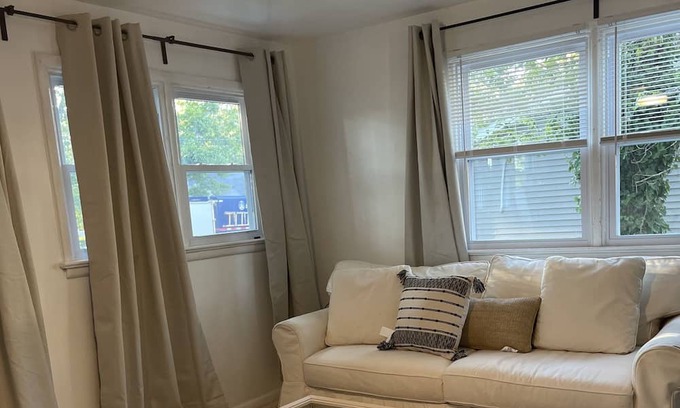 Somers Point Maison | Bright & Airy Boho Romantic Lil Summer Home near Ocean City