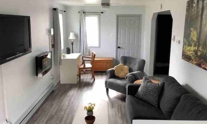 Sioux Lookout Maison | Cozy walk in ready tiny home in the heart of town, walking distance to hospital