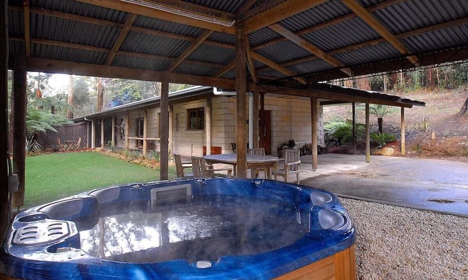 Mount Dandenong Maison | Weddings. Events. Art & Healing Retreats. 7 Acre Rain Forest Paradise.