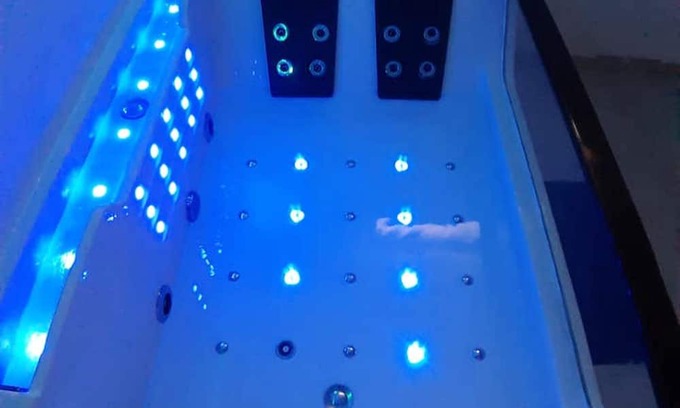 Waterloo Appartement | Homerez - Nice apartement for 4 ppl. with jacuzzi at Waterloo