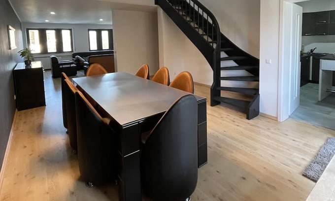 Oos Appartement | MMM: Maisonette, minimalist, modern, >8 guests