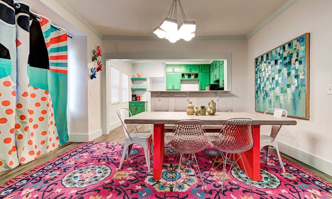Central Oklahoma City Maison | Color Pop Cottage - Half mile from Plaza district