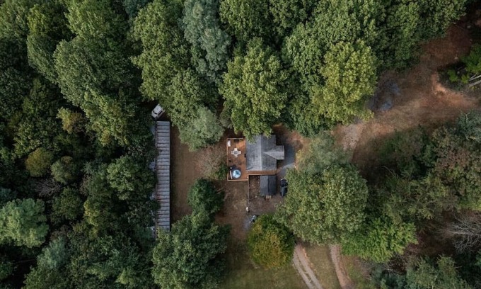 Elkton Cabine | 10 mins from Shenandoah National Park ~ Cozy Cabin