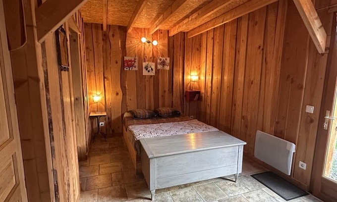 Vernusse Cottage | Gite Vernusse, 2 bedrooms, 6 persons
